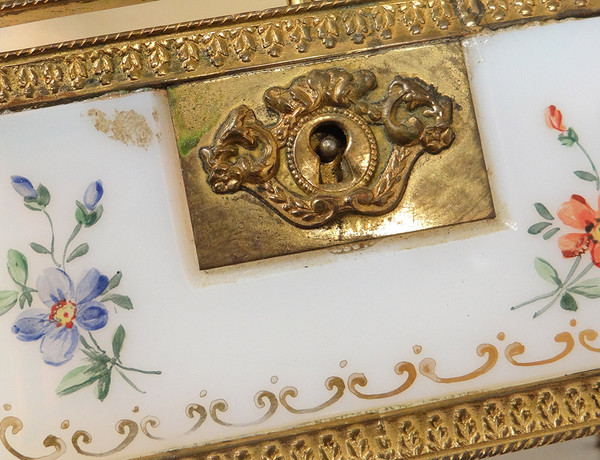 Gift Box White Opaline Gilding Flowers Golden Brass Charles X 19th