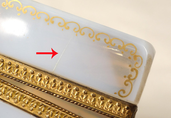Gift Box White Opaline Gilding Flowers Golden Brass Charles X 19th