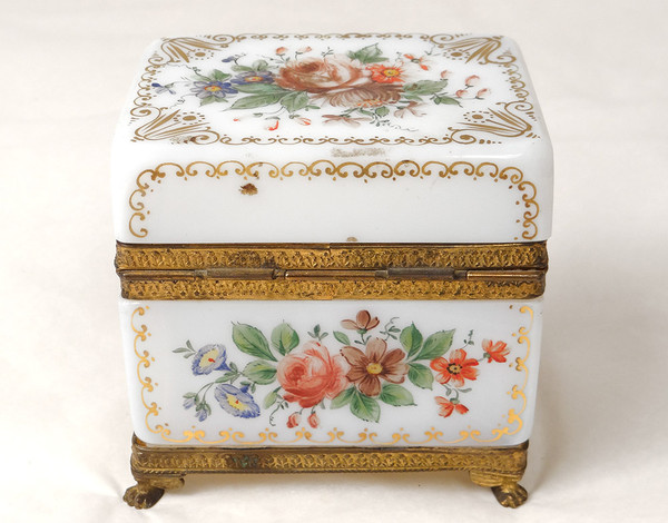 Gift Box White Opaline Gilding Flowers Golden Brass Charles X 19th