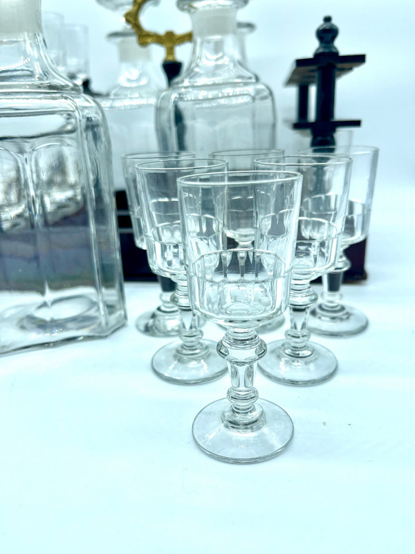 Mobile per liquori con decorazioni giapponesi e cristalleria Baccarat