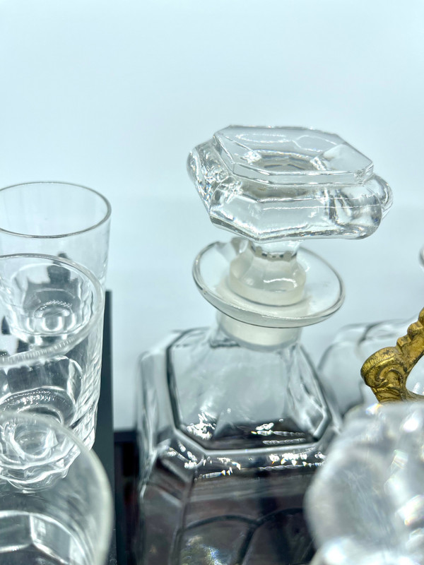 Mobile per liquori con decorazioni giapponesi e cristalleria Baccarat