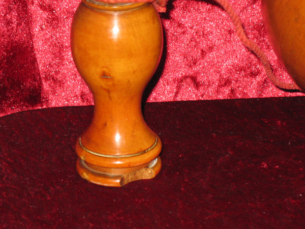 Large honey-coloured turned boxwood "Bilboquet" from the 19th century