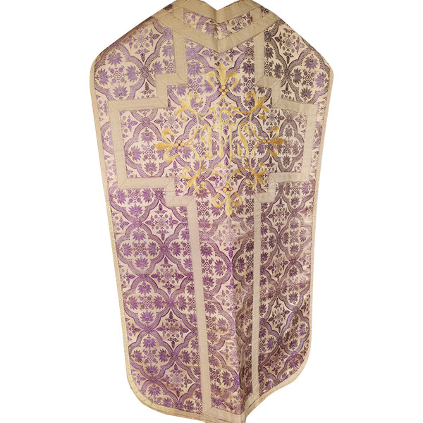 Chasuble violette époque début XXe siècle