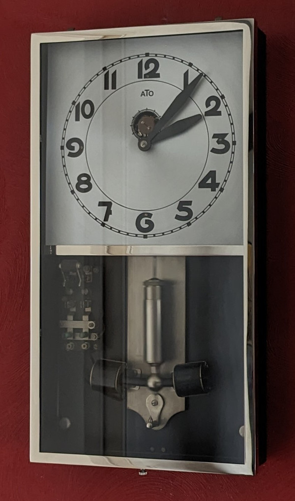 ATO extra-flat wall clock