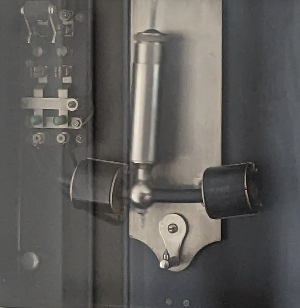 ATO extra-flat wall clock