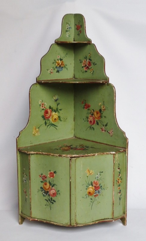 Encoignure murale style Louis XV, XIXe siècle.