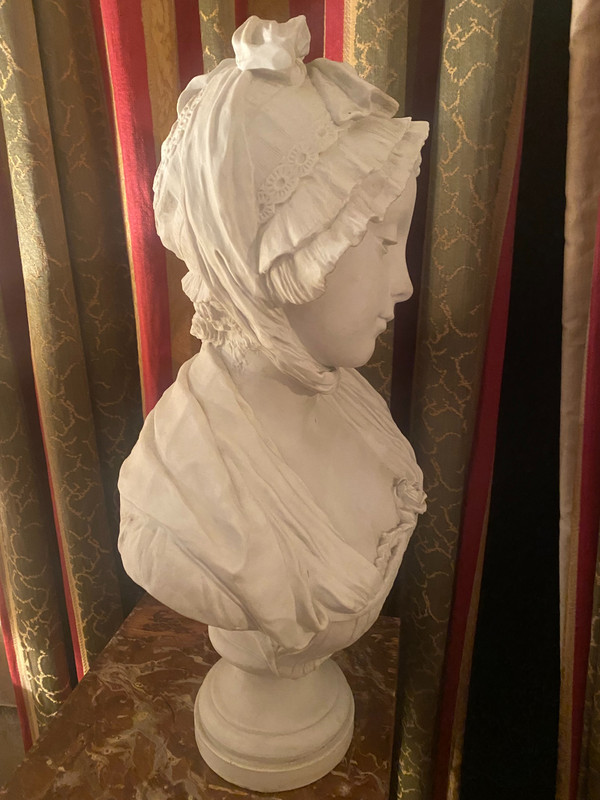Giovane ragazza con cappello di biscotto XIX secolo
