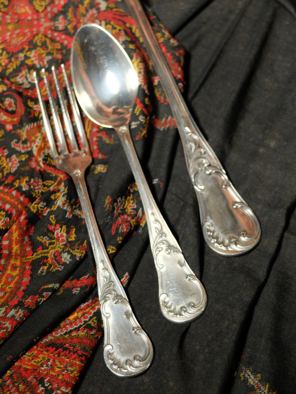 Housewife of 49 pieces by Pierre Queillé and Ercuis
