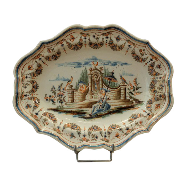 Large Hollow Dish with Chinese Decor - Lyon 18th century.