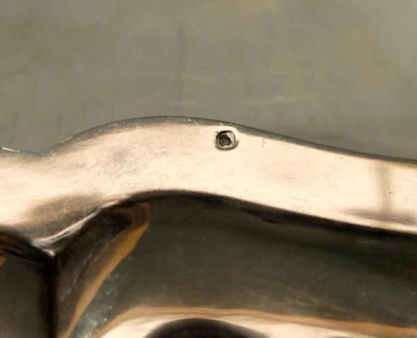 Piatto curvo in argento massiccio - Minerva