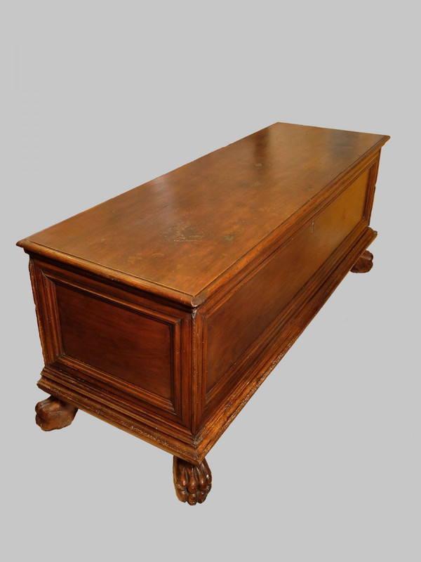 Cassone in legno di noce - Italia, Lombardia - Fine XVI secolo