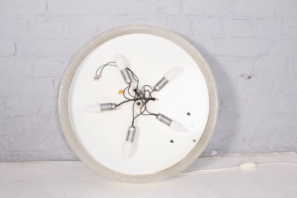 Round Illuminated Plexiglass Mirror.