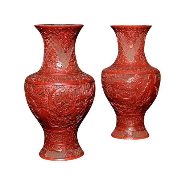 Paire de vases chinois en laque de cinabre - XIXème siècle