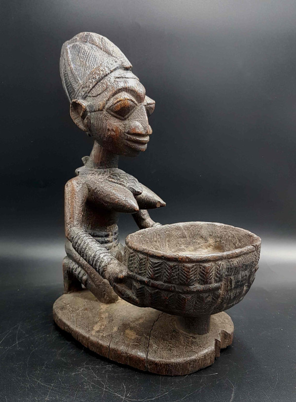 Cup Carrier, Yoruba-Volk, Benin oder Nigeria