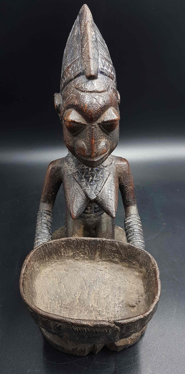 Cup Carrier, Yoruba-Volk, Benin oder Nigeria
