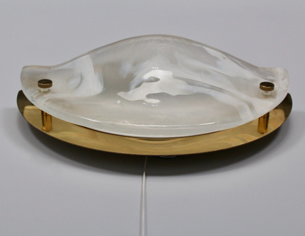 Paire D’appliques ‘demi-lune’ En Laiton Et Verre.