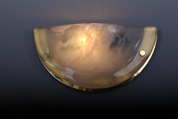 Paire D’appliques ‘demi-lune’ En Laiton Et Verre.