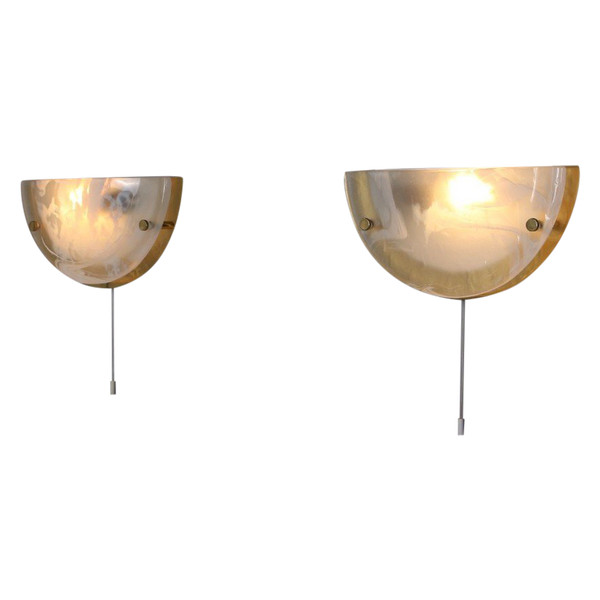 Paire D’appliques ‘demi-lune’ En Laiton Et Verre.