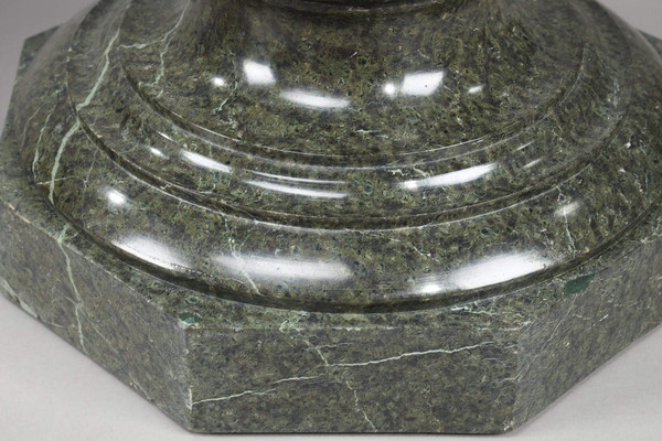 Deux Importantes Colonnes en marbre vert à cannelures