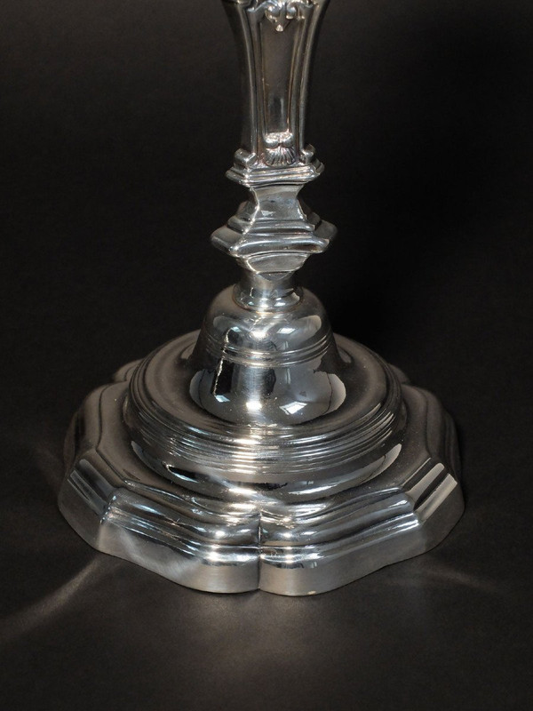 Coppia di candelieri in argento del XVIII secolo