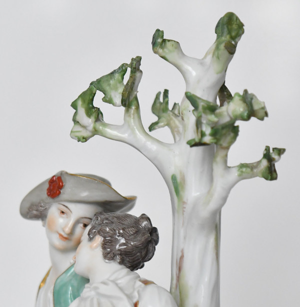 Meissen porcelain group representing a loving couple under a tree, Model D19