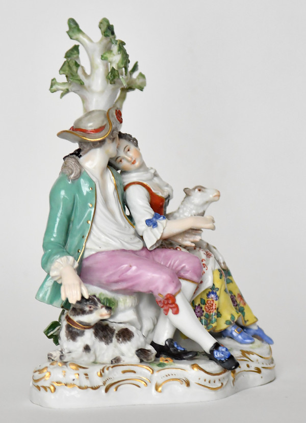 Meissen porcelain group representing a loving couple under a tree, Model D19