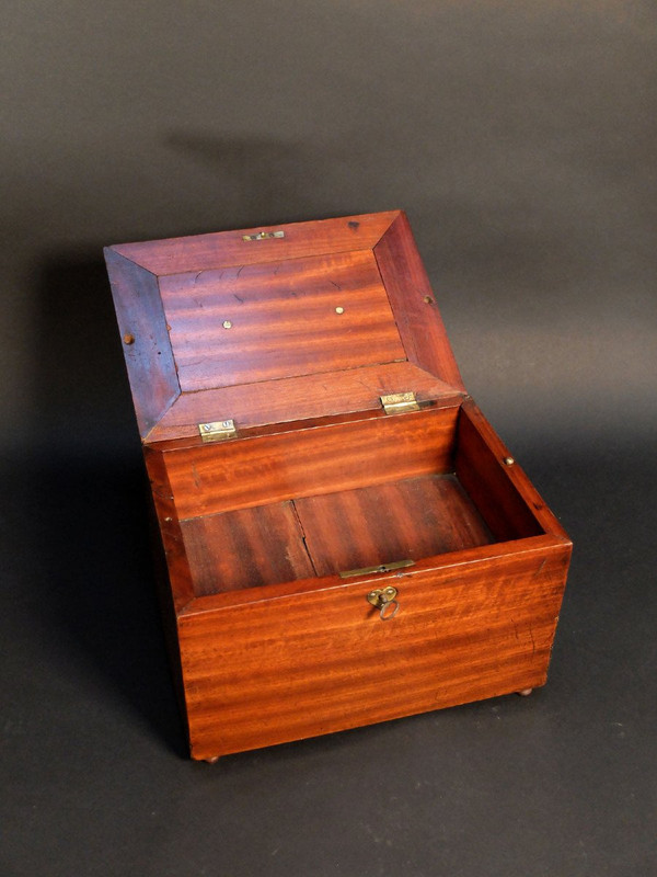 Solid mahogany box from the Restoration period