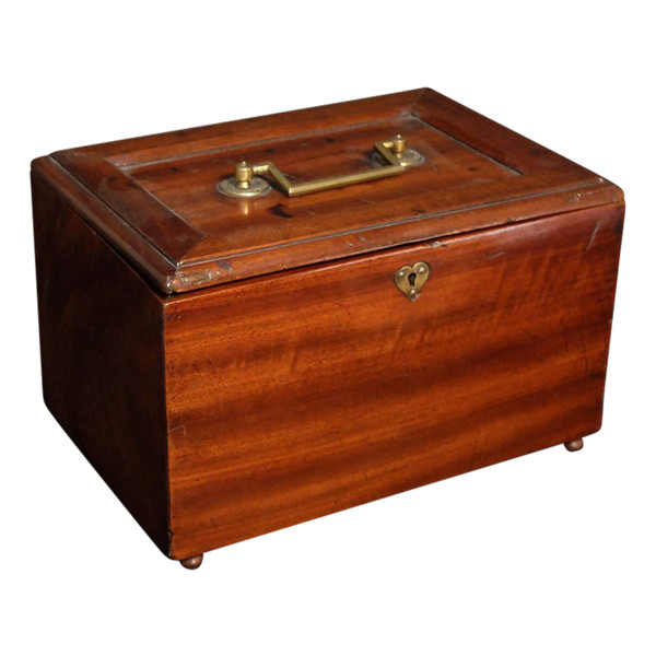 Solid mahogany box from the Restoration period