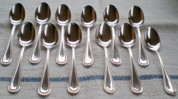 12 versilberte Espresso-/Mokkalöffel, Goldschmiedemodell Perles, Félix Frères, Toulouse