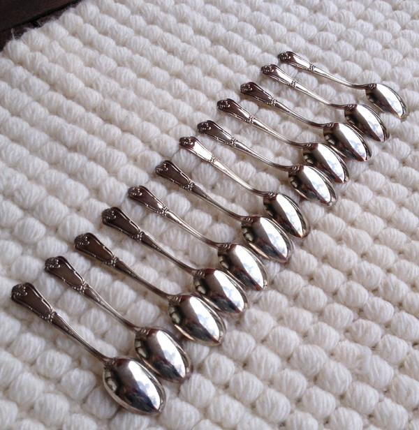 12 elegant espresso/mocha spoons in solid 800 silver