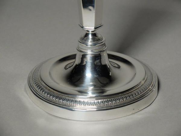 Coppia di candelieri in argento del XIX secolo