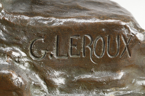 Bronzo con patina marrone raffigurante un Uomo che porta un bambino sulla schiena, di Gaston Leroux (1854-1942)