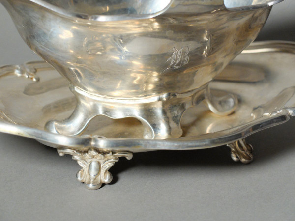 Sauce boat with solid silver frame