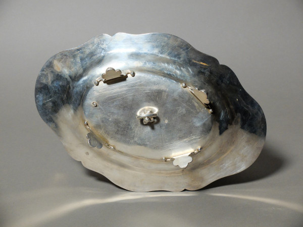 Sauce boat with solid silver frame