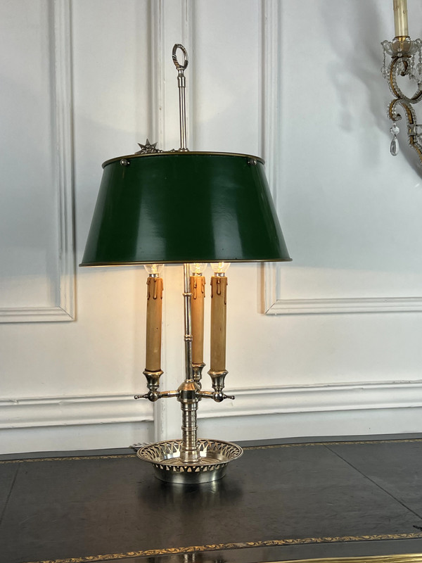 ANTIKE WÄRMFLASCHENLAMPE AUS VERSILBERTER BRONZE MIT BLECHSCHIRM