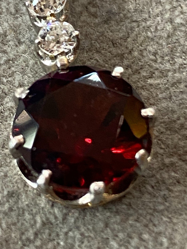 Garnet pendant Ref 367.97