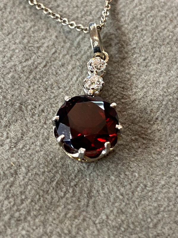 Garnet pendant Ref 367.97