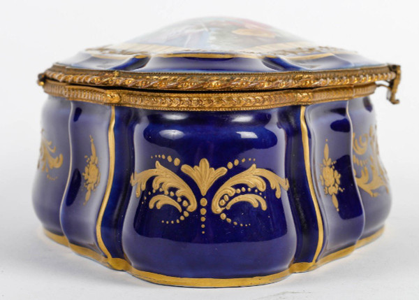 Late 19th Century Sèvres Style Porcelain Jewelry Box