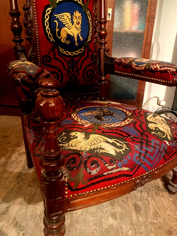 Wichtiger Sessel Napoleon III im Renaissance-Stil aus Palisanderholz, bezogen mit einer Tapisserie mit kleinen Punkten.
