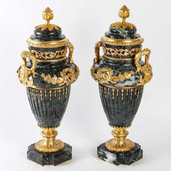Paire De Cassolettes En Marbre Vert Et Bronze Doré  XIXème Siècle