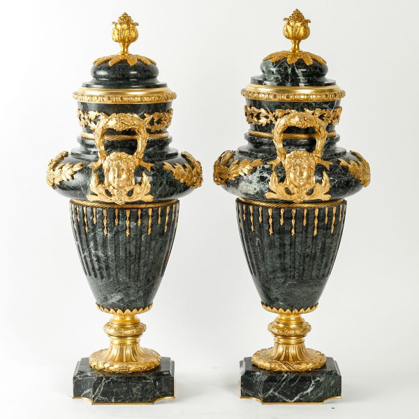 Paire De Cassolettes En Marbre Vert Et Bronze Doré  XIXème Siècle