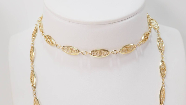 Filigree long necklace in yellow gold