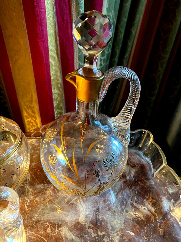 Service tête à tête  6pièces a digestif en cristal numéroté à motif en relief de fleurs dorées époque Napoléon III 