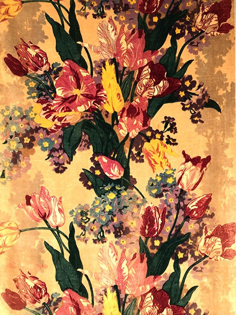 Tür aus bedrucktem Samt mit Blumendekor