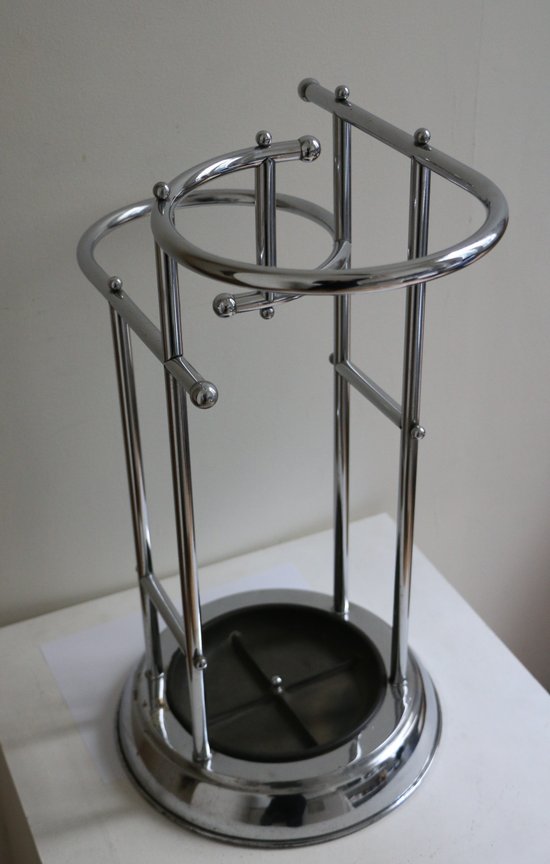 Porte-parapluie moderniste