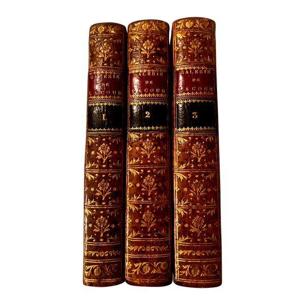Galerie de l'Ancienne Cour , 3 volumes in 12 , imprimés en 1786 premier texte connu de Saint Simon. Rare .