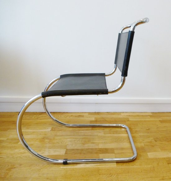 L. Mies Van Der Rohe - Poltrone "MR10"