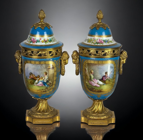 PAIR OF COVERED POTS IN SÈVRES PORCELAIN DECORATED WITH GILT BRONZE NAPOLEON III