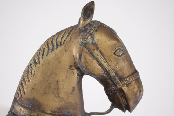 Cavallo del tempio di legno