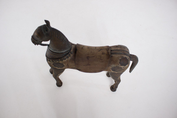 Cavallo del tempio in bronzo e legno